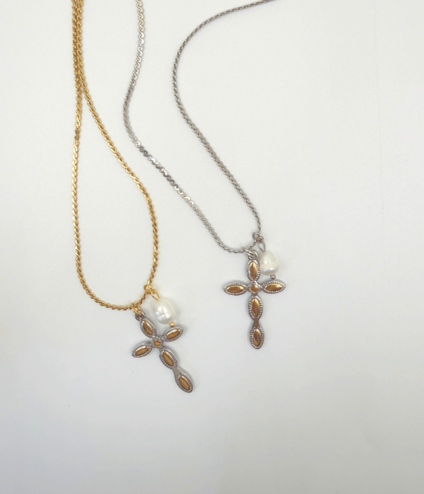 Collar Halo Cross