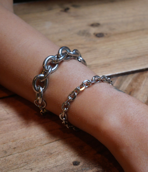 Small chain bracelet