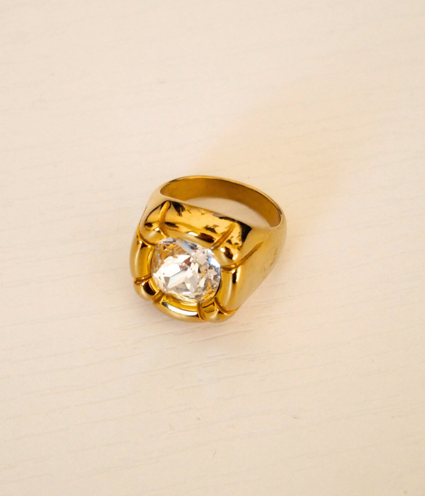 Transparent Ari Ring