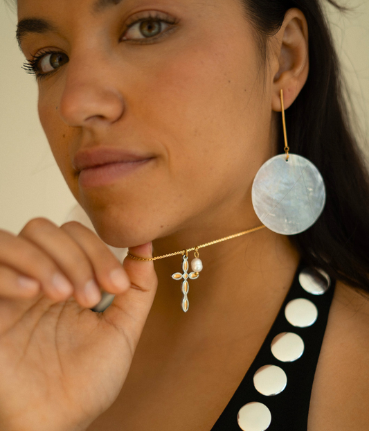 Collar Halo Cross